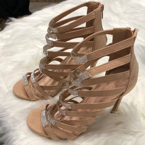 Lilian’s tan heels sz 10 with rhinestones 8.5 - Picture 3 of 7